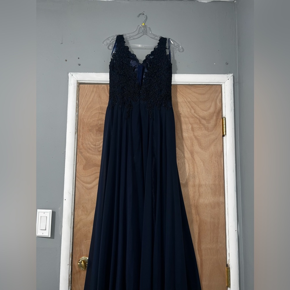 Elegant navy blue prom dress